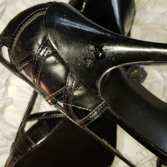 Black cut-out pumps new with tags size 10 - Picture 2 of 5